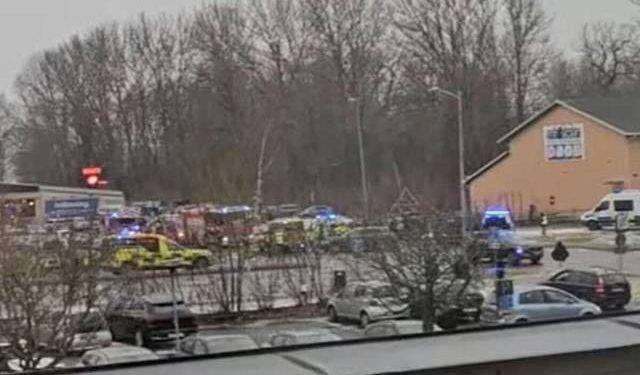 Cinque persone colpite da spari in una scuola in Svezia