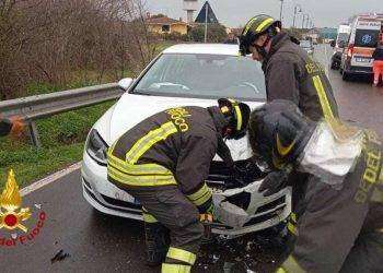 San Nicolò D’Arcidano, scontro tra auto: due persone ferite