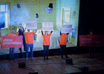 Ultima Generazione: Roma, interrotto lo spettacolo al Teatro Vittoria