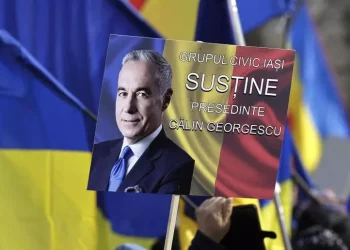 Georgescu fermato e interrogato in Romania: ecco la vera democrazia occidentale