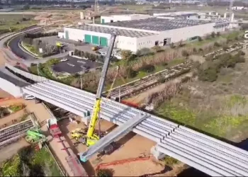 Nuovo tratto statale 195 in estate, quasi pronto ponte Capoterra