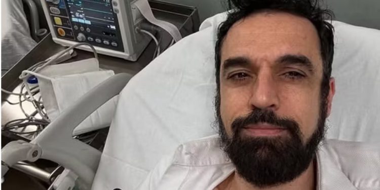 Dino Giarrusso in ospedale, l’ex Iena: “Un malore improvviso mi ha paralizzato”