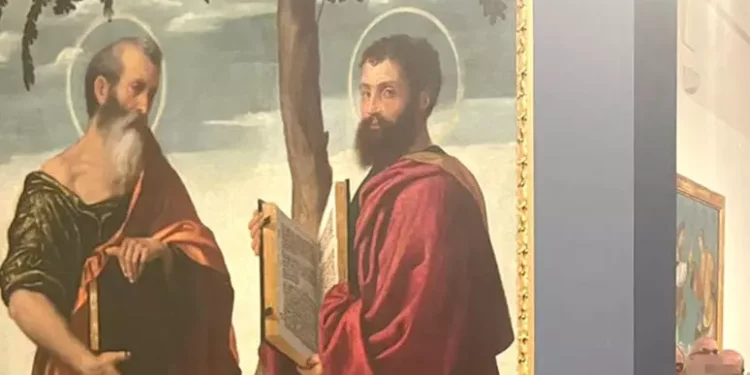 Una visitatrice inciampa e squarcia una tela del Moretto del 1500