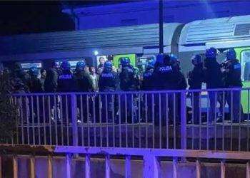 Tifosi Udinese assaltano treno con supporter Venezia