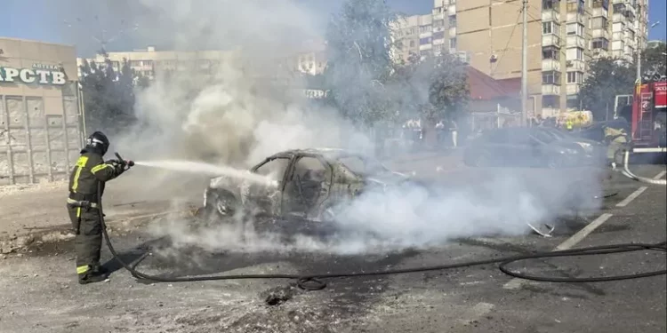 Mosca, intercettati cinque droni ucraini, morto un civile