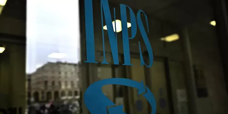 Inps, retribuzioni medie donne inferiori 20% a uomini