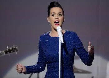 Katy Perry e la fidanzata di Bezos voleranno nello spazio