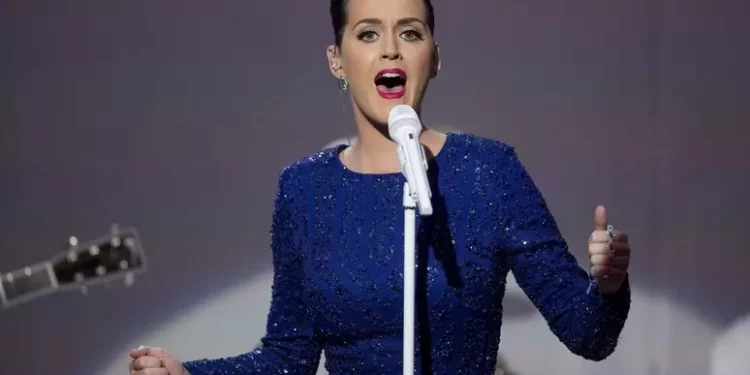 Katy Perry e la fidanzata di Bezos voleranno nello spazio