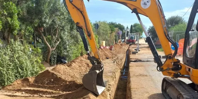 Abbanoa, in pensione 3 km di vecchi tubi in plastica a Costa Rei