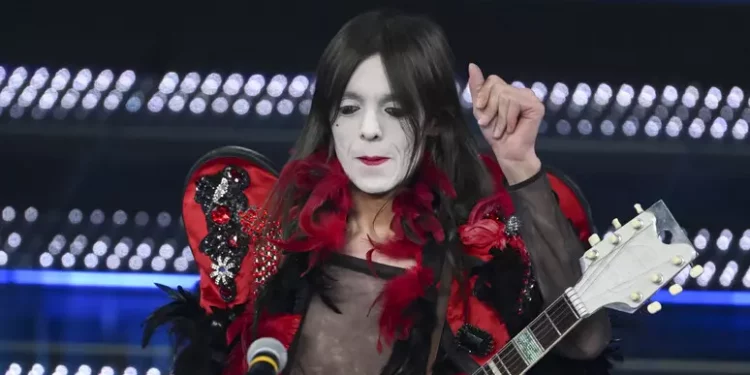 Sanremo, Premio della Critica a Lucio Corsi