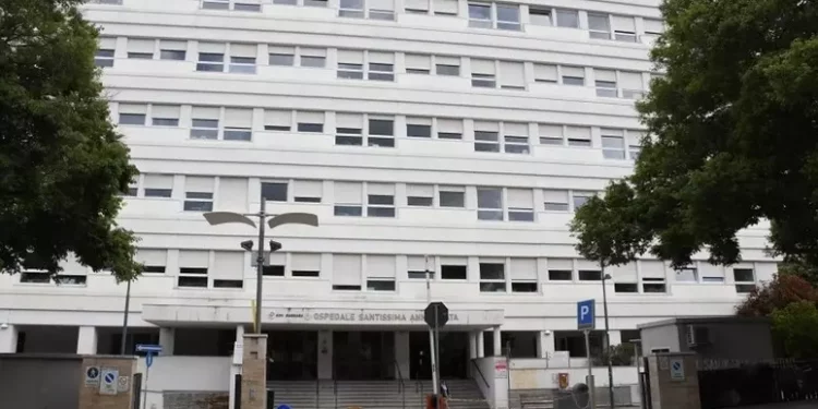 Con la moto contro un palo, grave un 64enne a Sassari