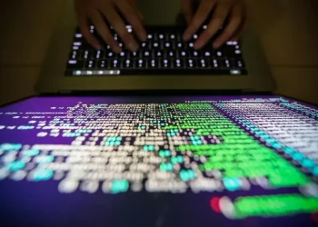 Europol, 25 arresti per contenuti pedopornografici generati dall’IA