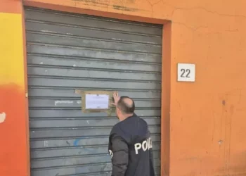 Maxi rissa con 40 persone, chiuso locale in centro a Sassari