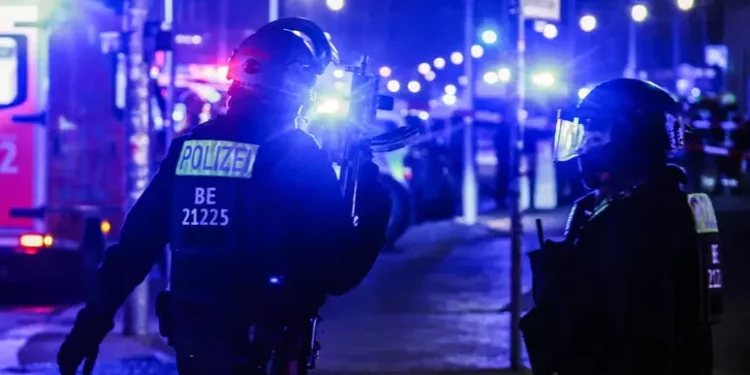 Attacco a Berlino, accoltellato al Memoriale della Shoah