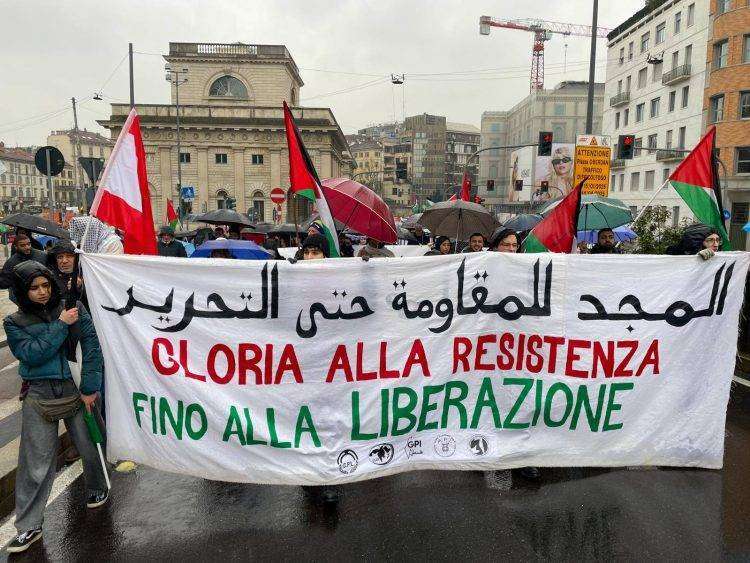 Corteo pro Palestina a Milano, è il 70mo dall’inizio del conflitto: “No al piano Trump”