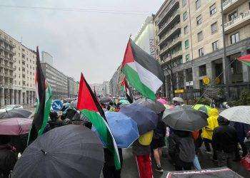 Corteo pro Palestina a Milano, è il 70mo dall’inizio del conflitto: “No al piano Trump”