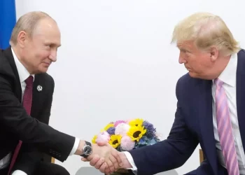 Trump annuncia negoziati con Putin per porre fine alla guerra