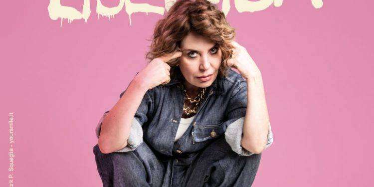 Sabina Guzzanti arriva a Ussana con il suo spettacolo “Liberidì Liberidà”