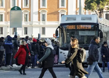 Sciopero di bus e metro, lunedì a rischio disagi