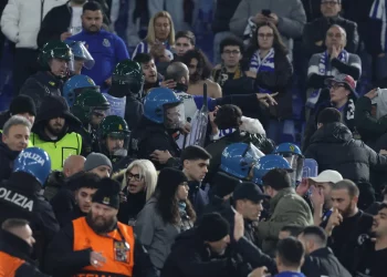 Roma-Porto, alta tensione all’Olimpico: scontri tra ultras portoghesi e steward