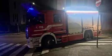 Colpito da scarica elettrica sotto la doccia, 18enne si salva