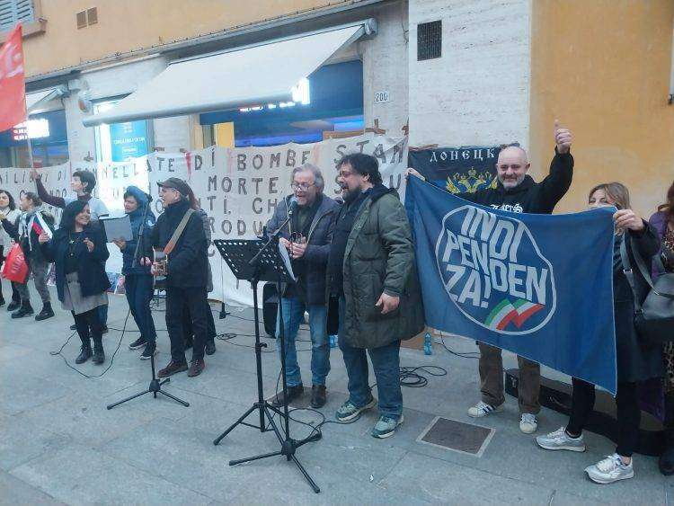 “No al riarmo europeo”, in centinaia in piazza a Modena