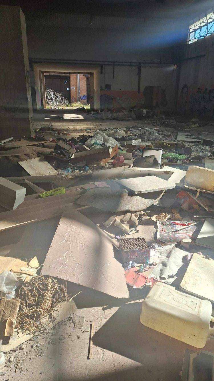 Maxi discarica abusiva nell’ex distilleria di Macchiareddu