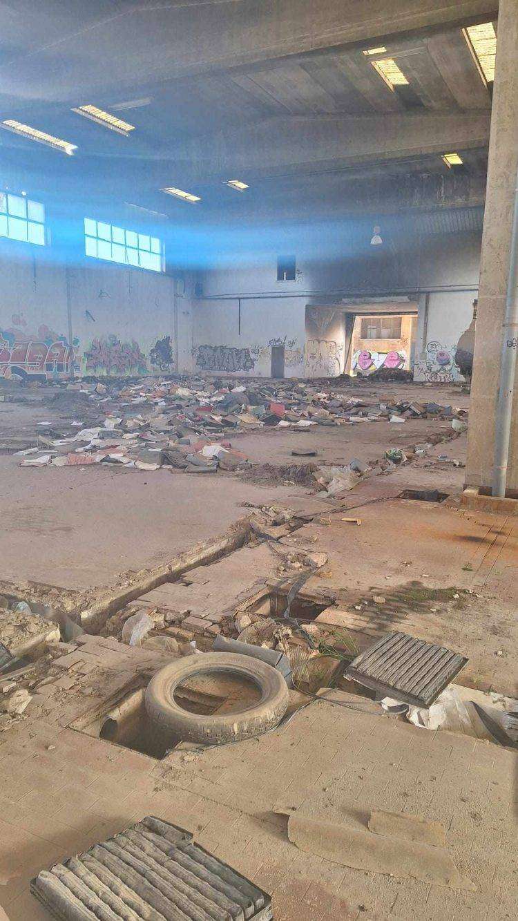 Maxi discarica abusiva nell’ex distilleria di Macchiareddu