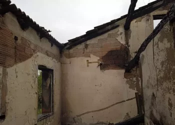 A Sadali va a fuoco l’abitazione di un poliziotto