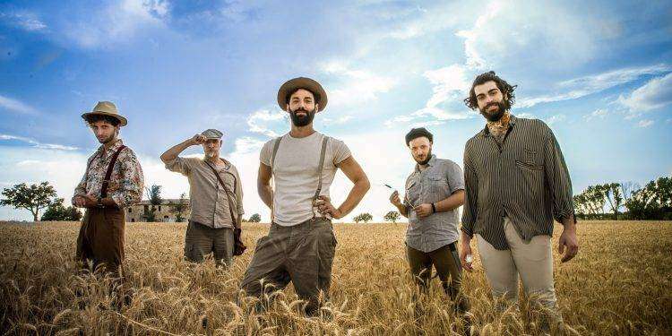 “Figlio dell’Africa”, il nuovo singolo dei CarroBestiame con Morandi e Moneti dei Modena City Ramblers