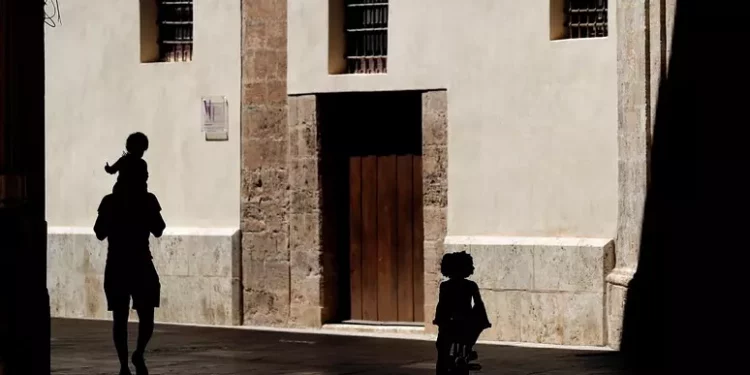 Dal 2013 triplica congedo di paternità ma il 35% non lo usa