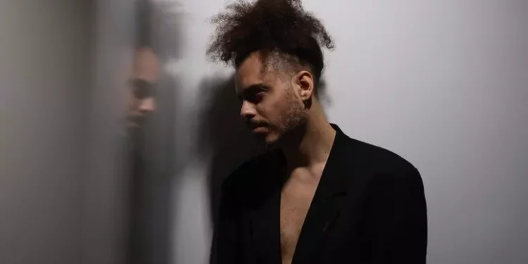 Davide Shorty, con ‘Nuova forma’ celebro il cambiamento