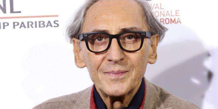 80 anni Franco Battiato, uscita la nuova biografia “Sacre Sinfonie”