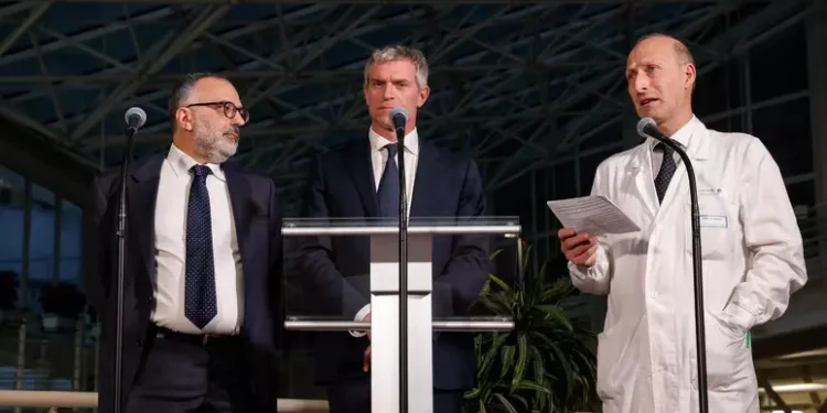 Il Papa sarà dimesso domani, ‘è stato per due volte in pericolo di vita’