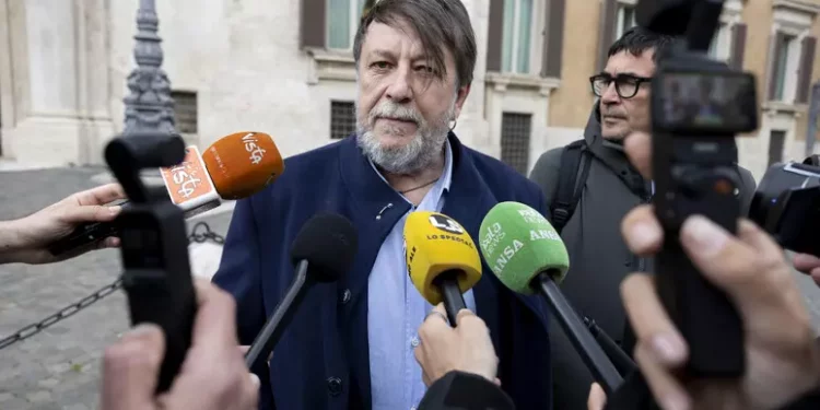 ‘I 90 casi noti solo una frazione degli spiati da Paragon’