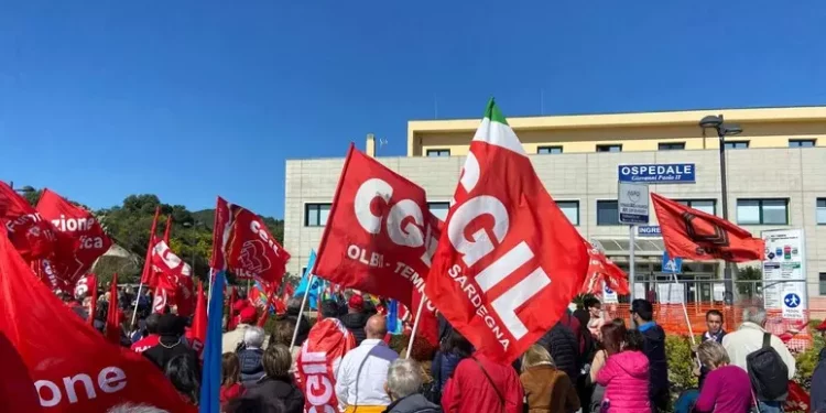 ‘Sanità in Gallura viene smantellata’, sit-in sindacati a Olbia