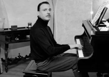 Sassari, al de Carolis musica e storia per anteprima di stagione