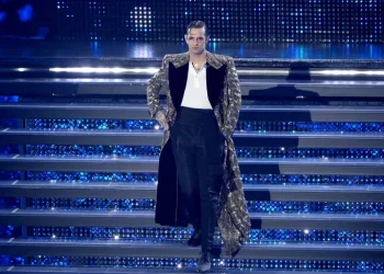 Achille Lauro annuncia a sorpresa nuovo album, Comuni Mortali