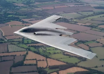 Gli Usa minacciano Iran e Yemen, spostano aerei stealth in base nell’Oceano Indiano