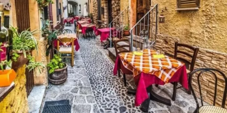 Battaglia di bar e ristoranti contro le recensioni fake