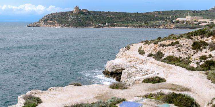 Donna morta in mare a Cagliari, il fidanzato è ancora disperso