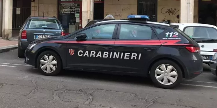 Calci e pugni alla fidanzata, 32enne arrestato a Cagliari