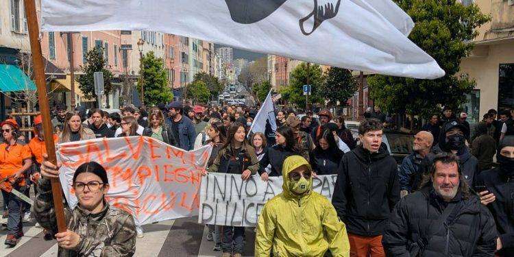 Corsica, continua la mobilitazione contro la riforma dei licei agricoli