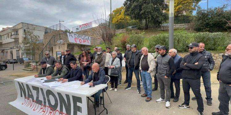 Corsica, il movimento Nazione lancia una campagna contro la droga