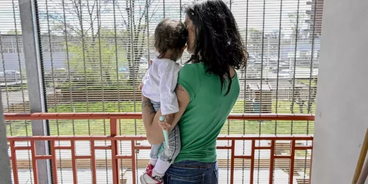 Donne in carcere, in Italia sono oltre duemila e 14 sono in cella con i figli