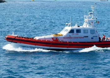 Malore sul traghetto, muore una studentessa