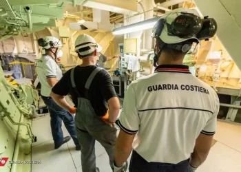 Inquinamento in mare, cargo fermato in porto nel Cagliaritano