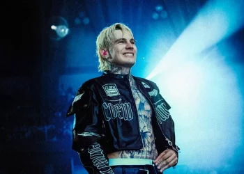 Il Tre annuncia due date a dicembre a Milano e Roma