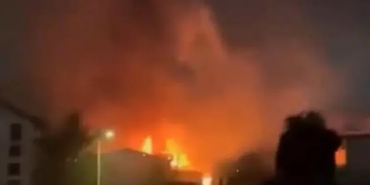 Incendio in una discoteca in Macedonia del Nord, 50 morti