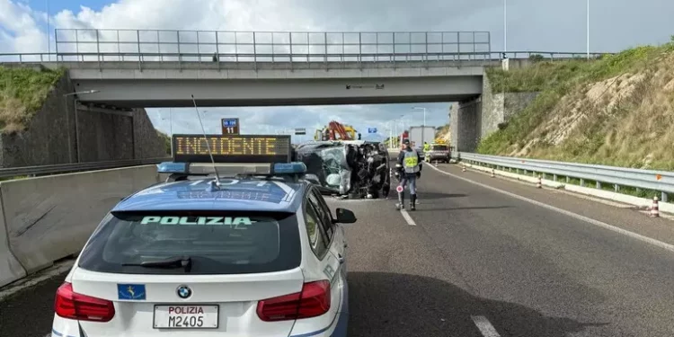 Un’auto urta un camion sulla Sassari-Olbia, una donna ferita